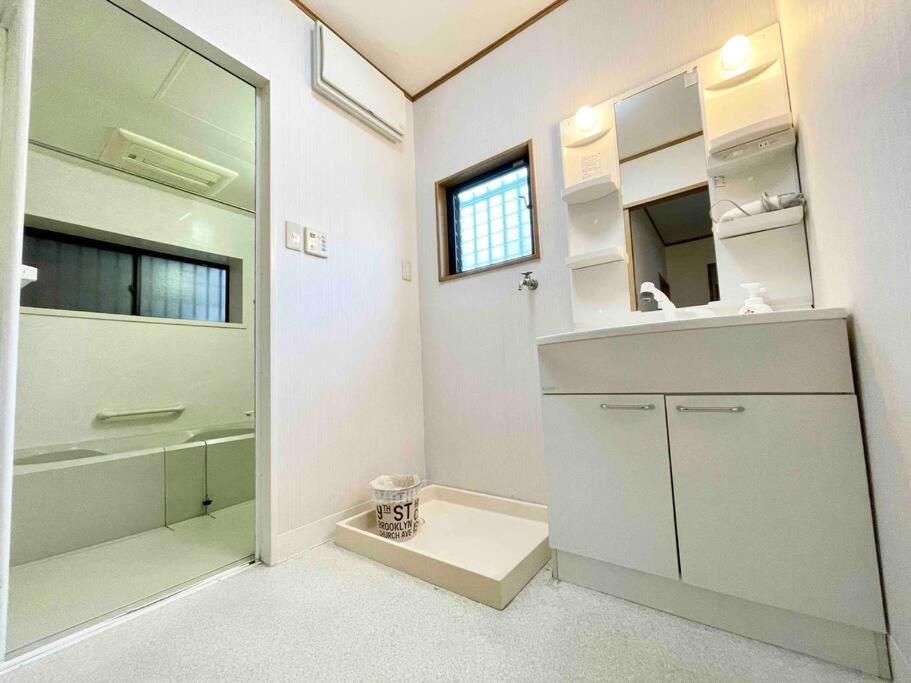 大阪市鶴橋駅徒歩2分 トイレ浴室複数あり3階建て一軒家車庫付きアパートメント エクステリア 写真