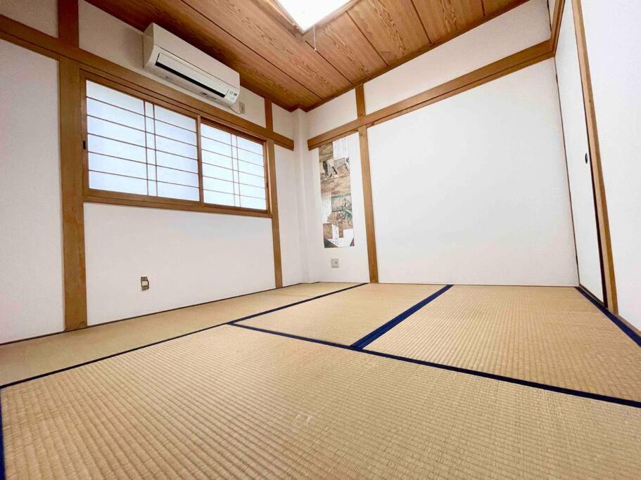 大阪市鶴橋駅徒歩2分 トイレ浴室複数あり3階建て一軒家車庫付きアパートメント エクステリア 写真